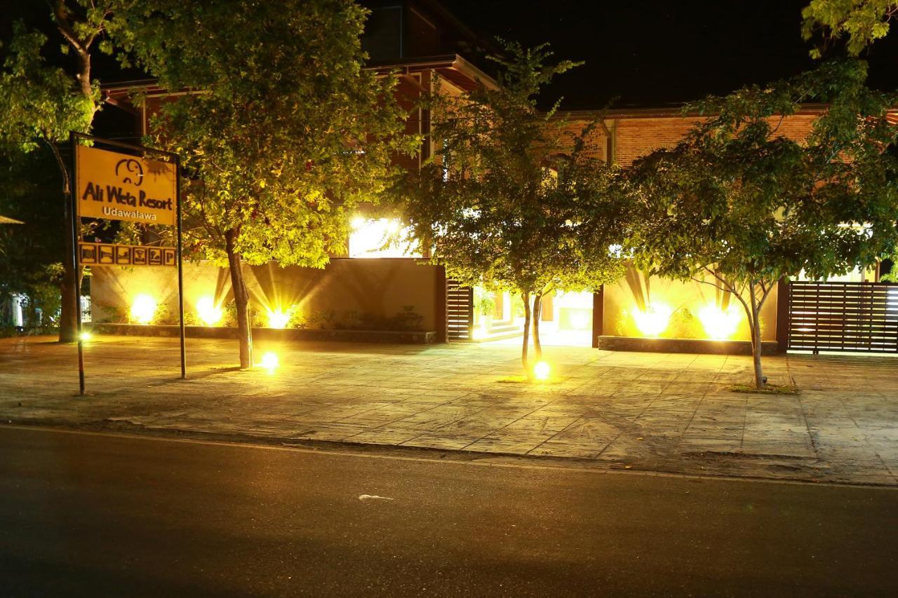 Ali Weta Safari Resort Udawalawe Kültér fotó